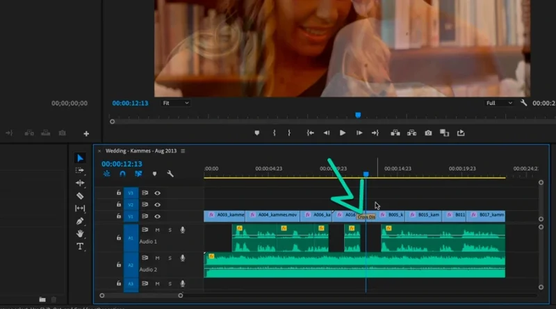 default transition connecting clips in premiere pro